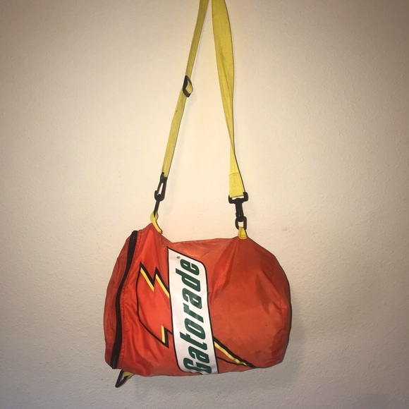 🔥Gatorade over the shoulder bag🔥 - Picture 3 of 4